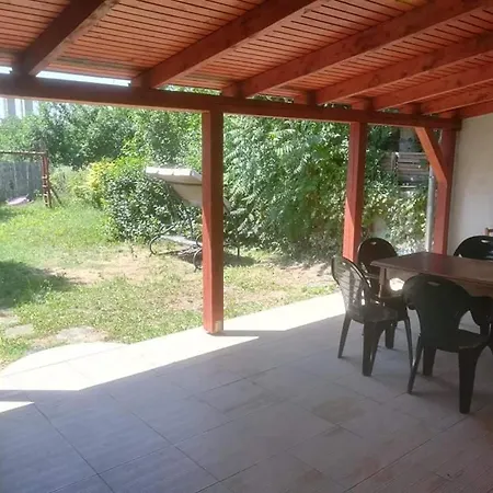 Family House 에게르